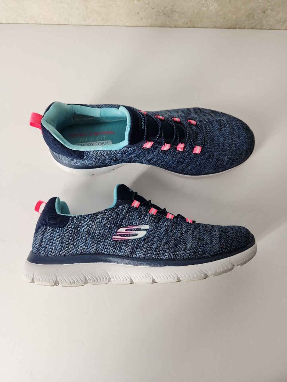 Skechers Women's sz 9 Wide Fit  Summits Slip-on Sneakers Memory Foam navy
